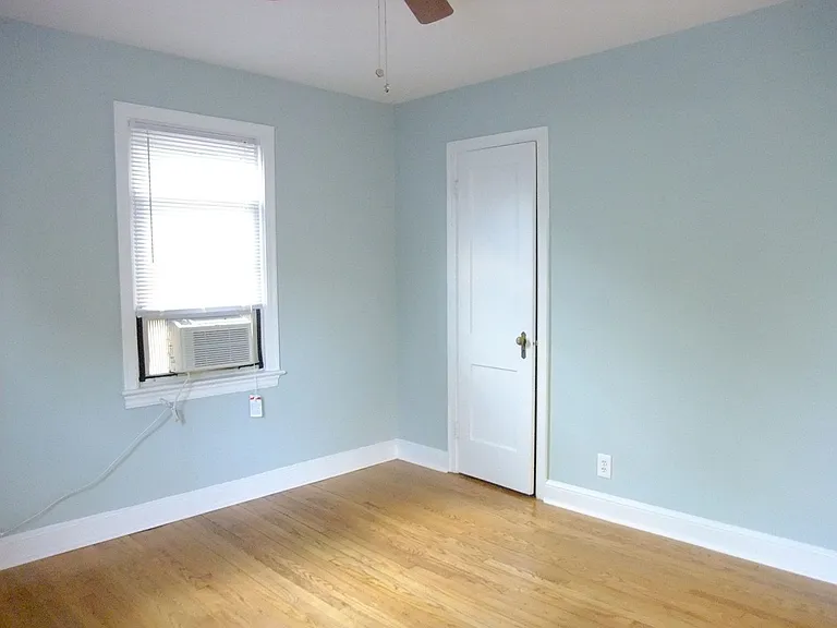 8210 Greenwood Ave — Photo 17