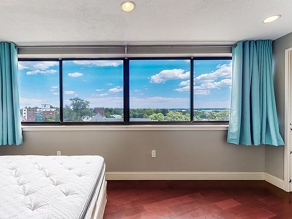 5th image of 1 Adams St Unit 607