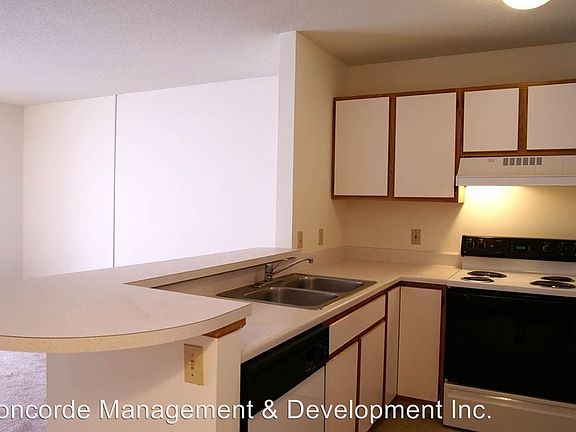 4th image of 121 Centennial Mall S APT 08
