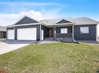 407 W 14th St, Dell Rapids, SD 57022