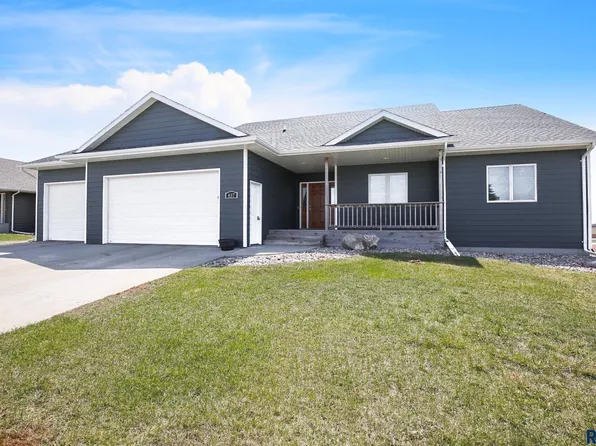 407 W 14th St, Dell Rapids, SD 57022