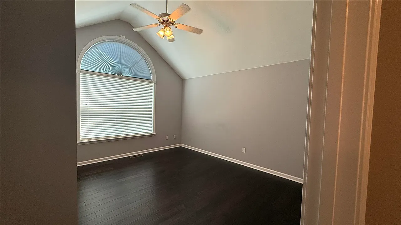 3 bed, 1853 sqft, $1,900 — Photo 3