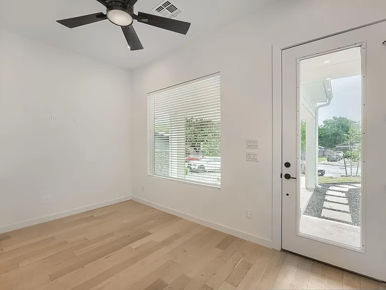 3204 Overcup Oak Dr #B — Photo 6