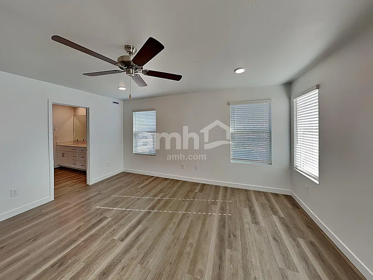 18475 W Honeysuckle Dr — Photo 8