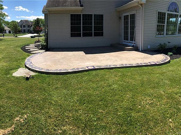 4th image of 1305 Majestic Woods Dr