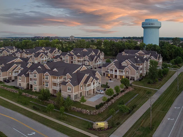 Mansions at Jordan Creek — Photo 23