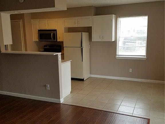 3rd image of 729 Twilight Dr