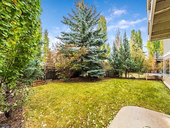 3rd image of 40 S Cougar Ridge Hts SW