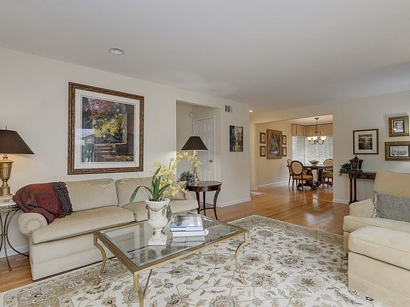 4th image of 1401 Sprucewood Dr