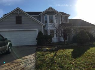 5441 E Heathwood Dr SE, Kentwood, MI 49512