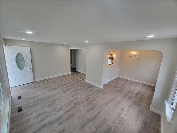 2nd image of 9717 Echo Ln
