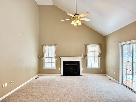 3rd image of 31 Willowmere Ct