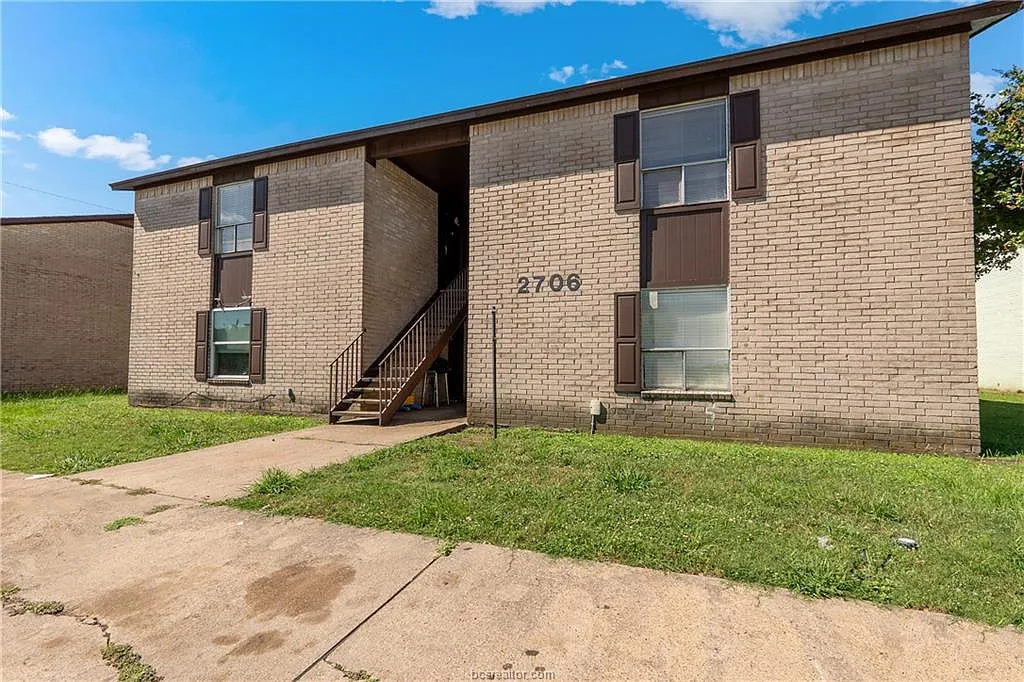 2 bed, 789 sqft, $725 — Photo 1