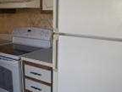 3rd image of 558 Burgundy St #L