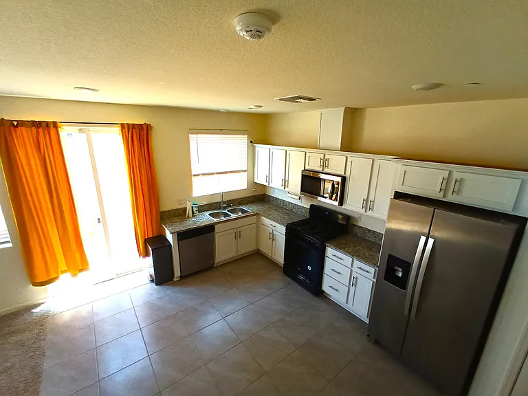 4244 Rutherford Ave — Photo 9