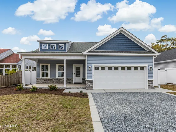 121 NW 12th Street, Oak Island, NC 28465
