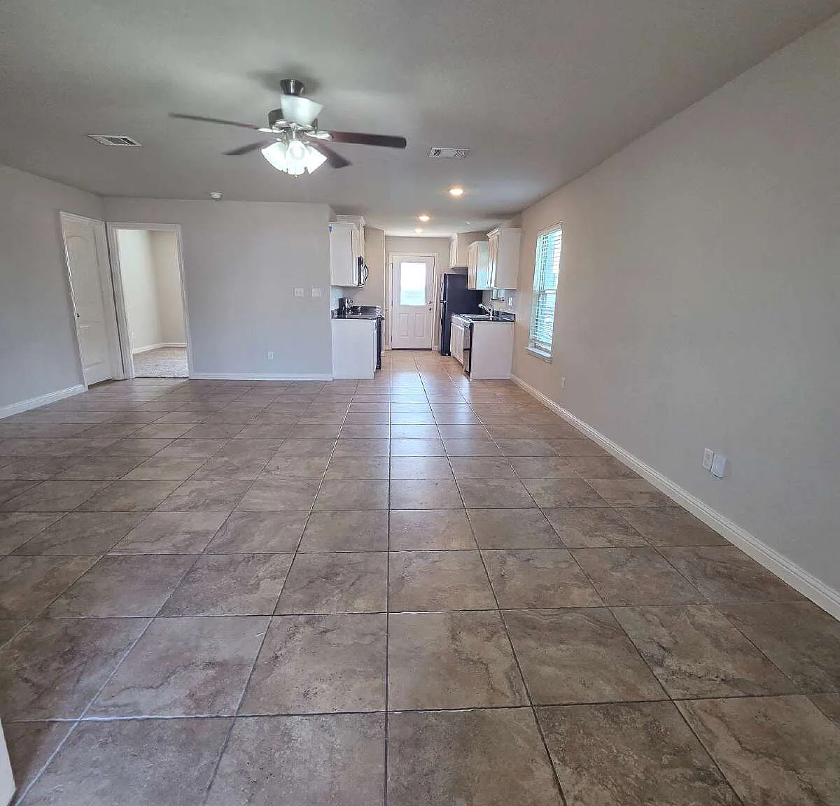 3 bed, 2.0 bath, 1544 sqft, $1,700 — Photo 1