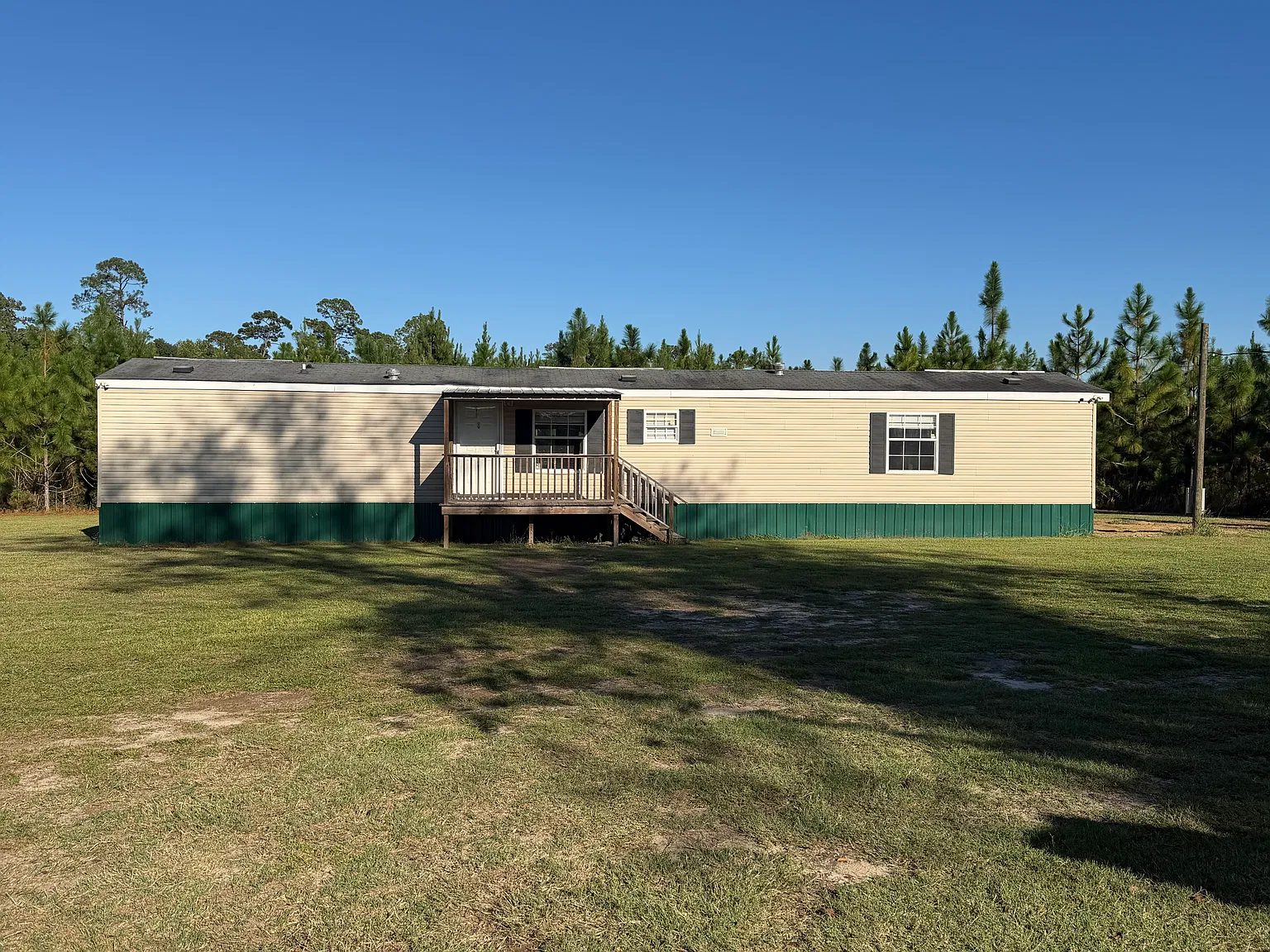 3 bed, 1152 sqft, $1,350 — Photo 1