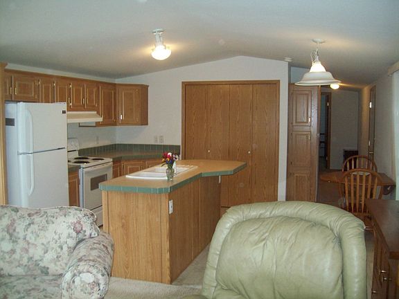 4th image of 2234 Anadoll Ave