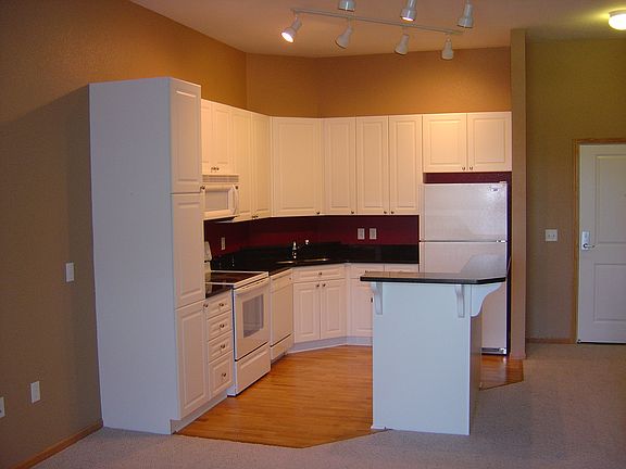 3rd image of 1800 Graham Ave Unit 428