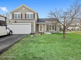 1716 Deerhaven Dr, Crystal Lake, IL 60014
