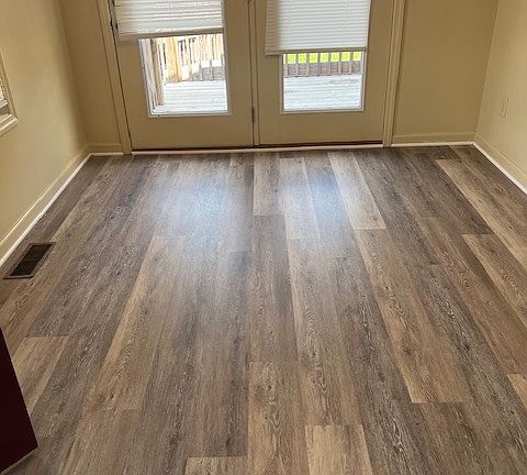 5th image of 307 Parker Pl