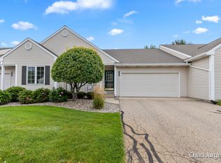 6182 Gleneagle Highlands Dr, Hudsonville, MI 49426