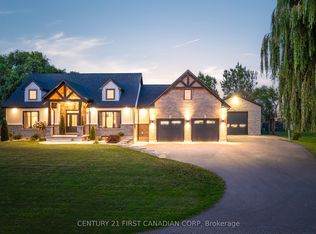 8848 Walker Rd, Malahide, ON N5H2R1