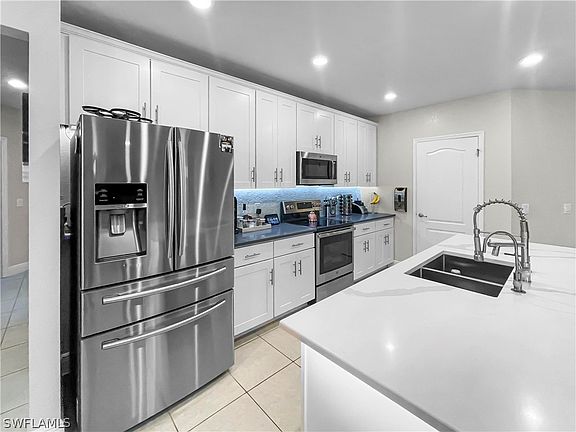5th image of 4309 SW 16th Place Cpe