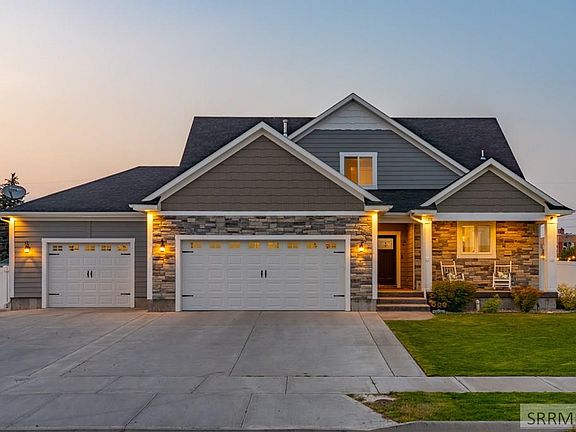 3rd image of 1622 N Indian Hollow Dr