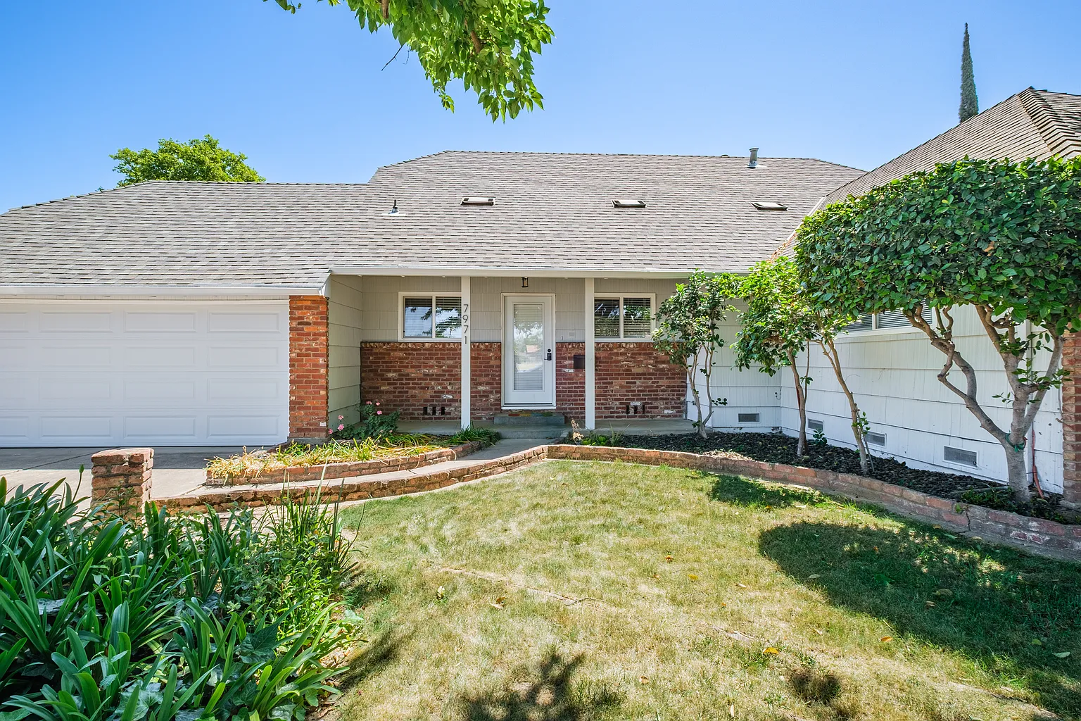 7971 Hanford Way photo 1