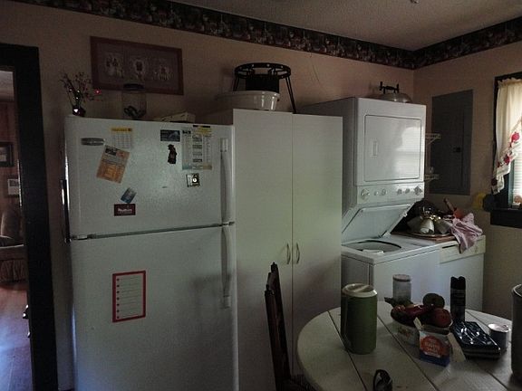 3rd image of 229 Main St