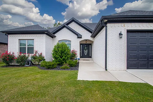 9025 Wooddale Dr Photo 1