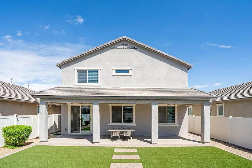 2437 E Alta Vista Rd