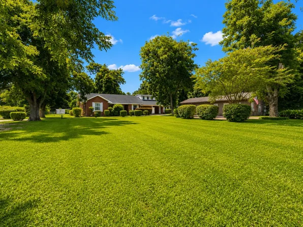 6142 Masonic Dr, Alexandria, LA 71301
