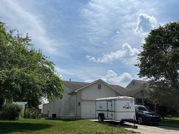 2nd image of 916 Marcia Dr