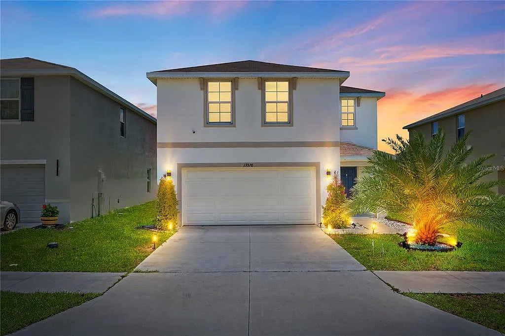 4 bed, 2.5 bath, 2238 sqft, $2,300 — Photo 1