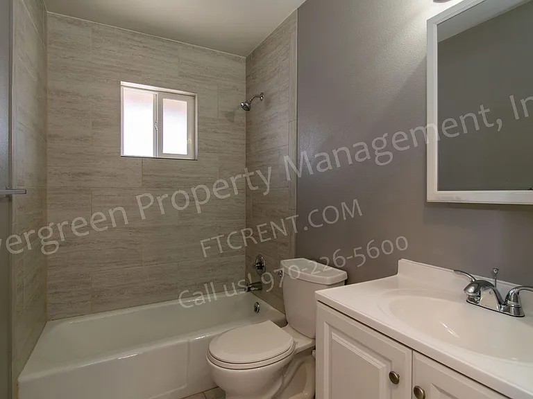 2012 W Plum St — Photo 9