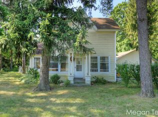 5816 W River Dr NE, Belmont, MI 49306