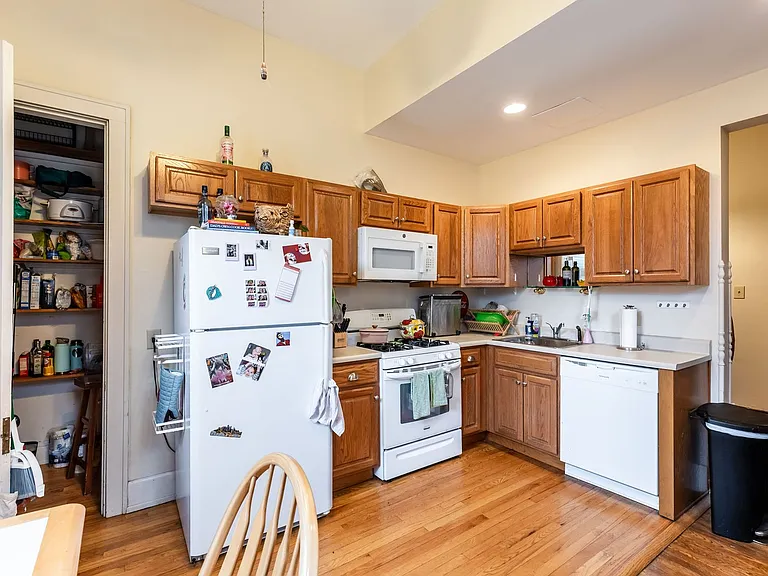 634 Greenup St — Photo 10