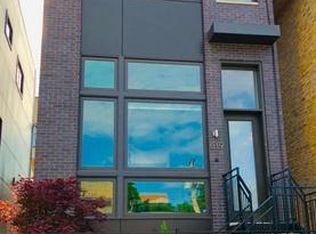 521 N Hartland Ct, Chicago, IL 60622