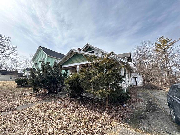5th image of 213 S 12th St