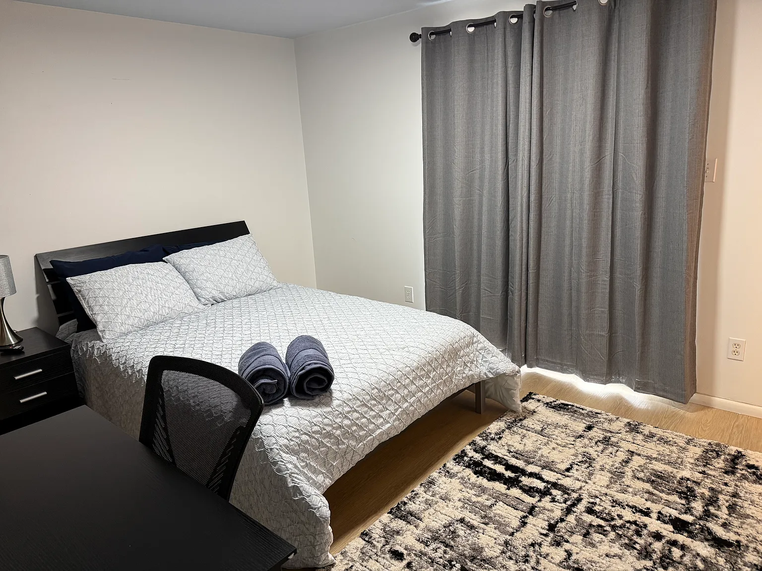 5 bed, 1680 sqft, $1,600 — Photo 2