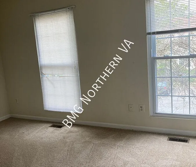 3045 Madden Ct — Photo 6
