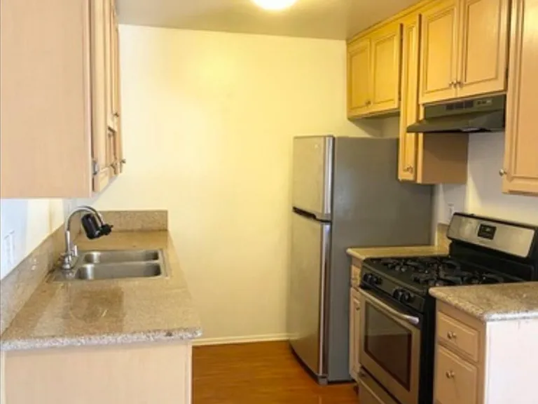 6590 Hazeltine Ave #304 — Photo 3