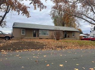 320 & 322 Barth Ave, Richland, WA 99352