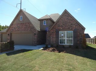 1405 W Birmingham St, Broken Arrow, OK 74011