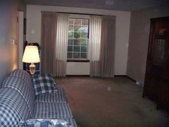 5th image of 1031 Delfield Dr