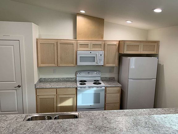4th image of 4251 Wyoming St