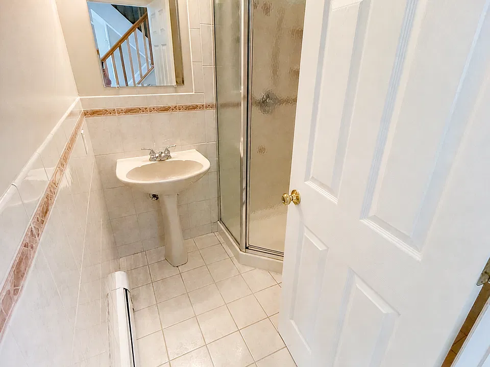 6 Center St #6B